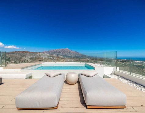 LUXURY DUPLEX PENTHOUSE IN LA QUINTA
