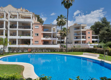 GARDEN VIEW APARTMENT IN NUEVA ANDALUCÍA