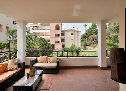 GARDEN VIEW APARTMENT IN NUEVA ANDALUCÍA
