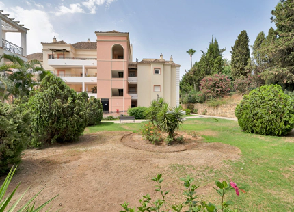GARDEN VIEW APARTMENT IN NUEVA ANDALUCÍA