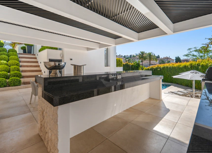 LUXURY CONTEMPORARY VILLA IN NUEVA ANDALUCÍA