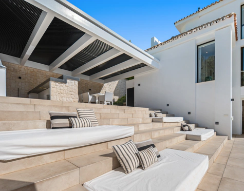 Villa for sale in Nueva Andalucia, Marbella
