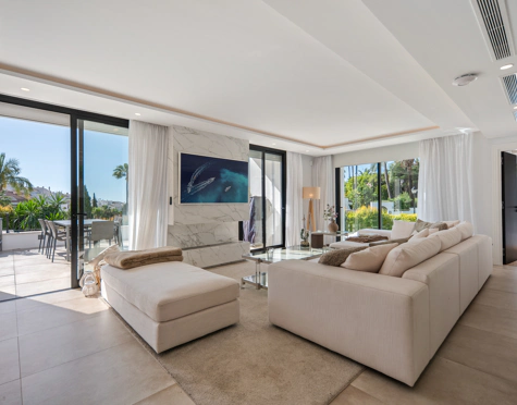 Villa for sale in Nueva Andalucia, Marbella