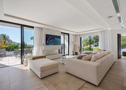 LUXURY CONTEMPORARY VILLA IN NUEVA ANDALUCÍA