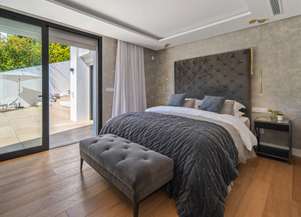 LUXURY CONTEMPORARY VILLA IN NUEVA ANDALUCÍA
