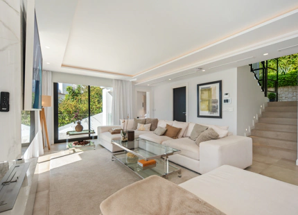 LUXURY CONTEMPORARY VILLA IN NUEVA ANDALUCÍA
