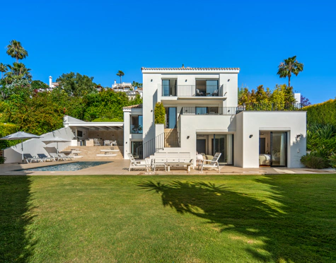 Villa for sale in Nueva Andalucia, Marbella