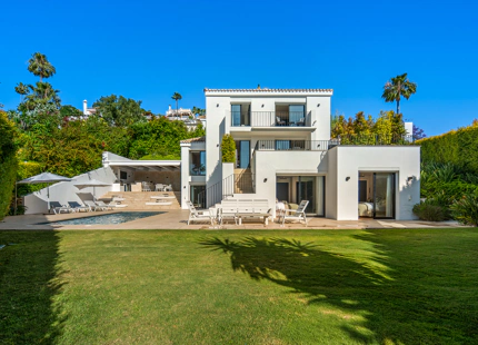 LUXURY CONTEMPORARY VILLA IN NUEVA ANDALUCÍA