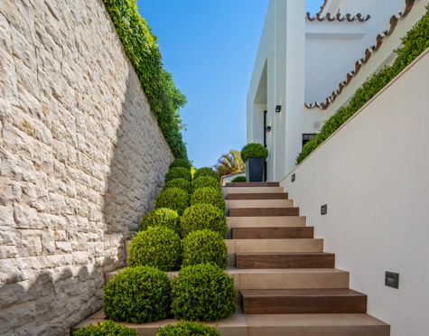 Villa for sale in Nueva Andalucia, Marbella