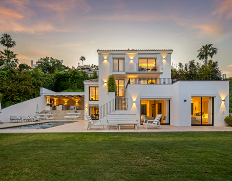 Villa for sale in Nueva Andalucia, Marbella