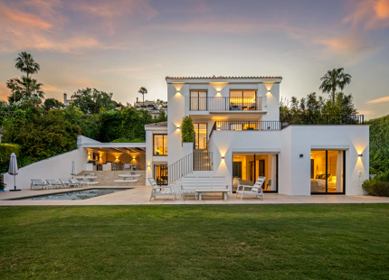 LUXURY CONTEMPORARY VILLA IN NUEVA ANDALUCÍA