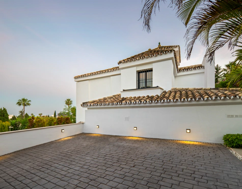 Villa for sale in Nueva Andalucia, Marbella