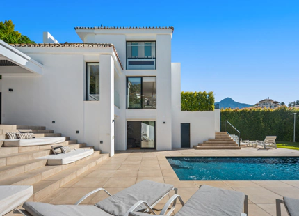 LUXURY CONTEMPORARY VILLA IN NUEVA ANDALUCÍA