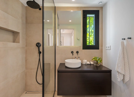 LUXURY CONTEMPORARY VILLA IN NUEVA ANDALUCÍA