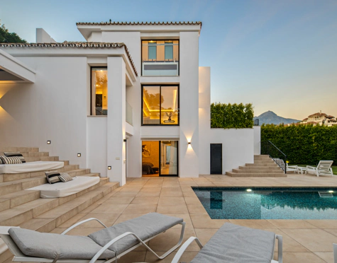 Villa for sale in Nueva Andalucia, Marbella