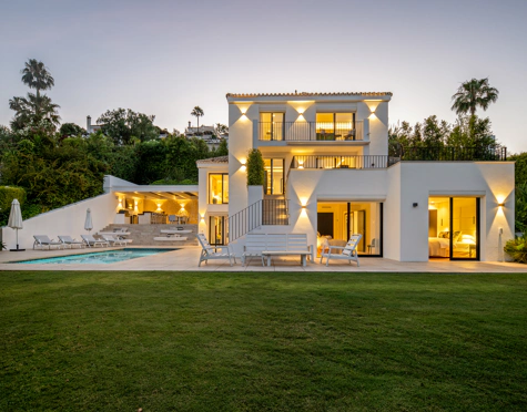 LUXURY CONTEMPORARY VILLA IN NUEVA ANDALUCÍA
