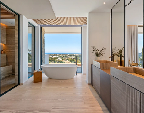 Villa for sale in La Quinta, Benahavis