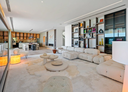 CONTEMPORARY LUXURY VILLA IN LA QUINTA