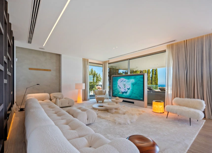 CONTEMPORARY LUXURY VILLA IN LA QUINTA
