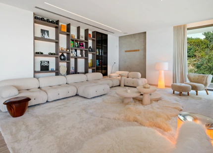 CONTEMPORARY LUXURY VILLA IN LA QUINTA