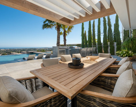 Villa for sale in La Quinta, Benahavis