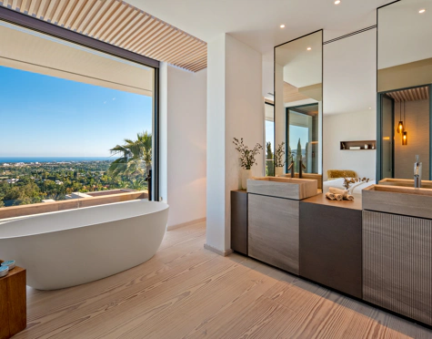 Villa for sale in La Quinta, Benahavis