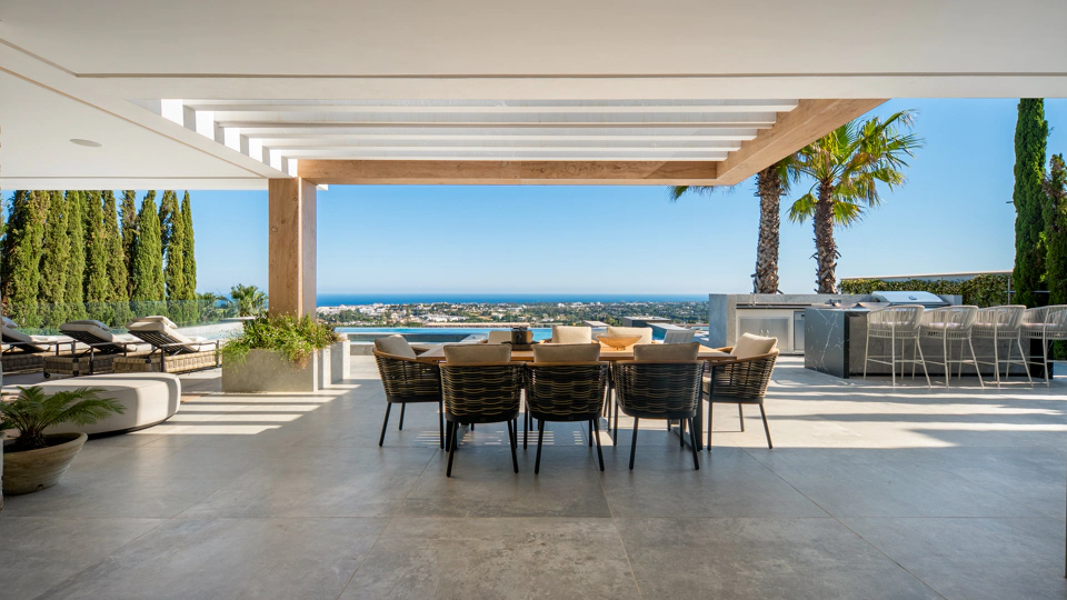 Villa for sale in La Quinta, Benahavis