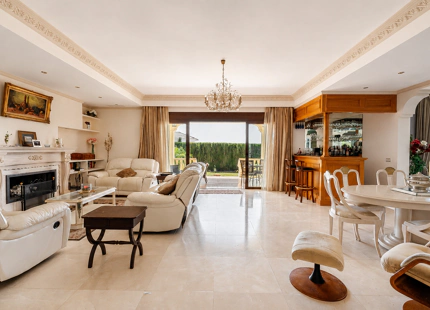 CONTEMPORARY VILLA IN BENAHAVÍS