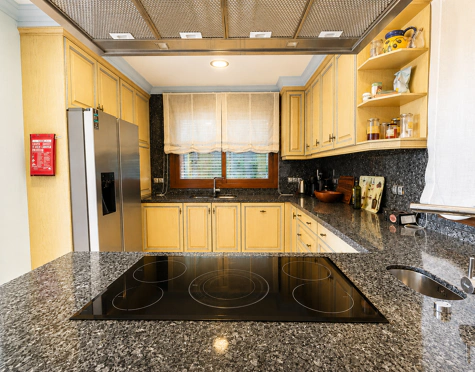 Villa for sale in La Quinta, Benahavis