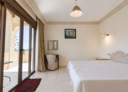 CONTEMPORARY VILLA IN BENAHAVÍS