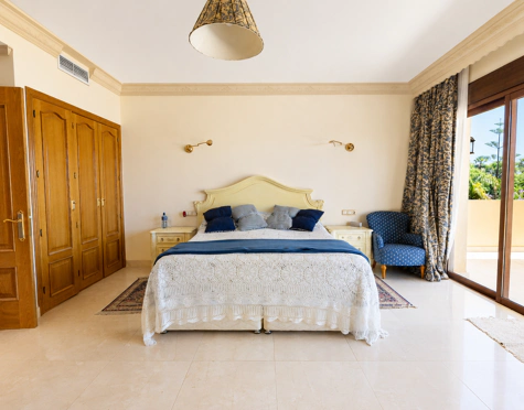 Villa for sale in La Quinta, Benahavis