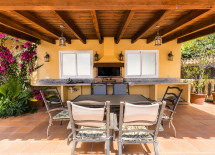 CONTEMPORARY VILLA IN BENAHAVÍS