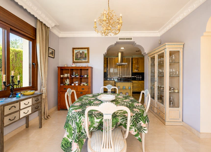 CONTEMPORARY VILLA IN BENAHAVÍS