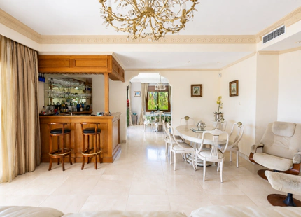 CONTEMPORARY VILLA IN BENAHAVÍS