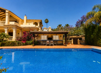 CONTEMPORARY VILLA IN BENAHAVÍS
