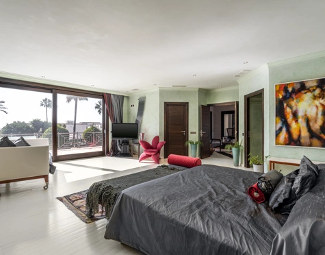 Villa for sale in Paraiso Barronal, Estepona East