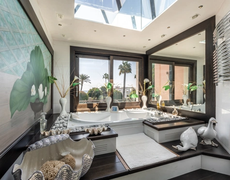 Villa for sale in Paraiso Barronal, Estepona East