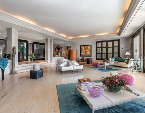 Villa for sale in Paraiso Barronal, Estepona East