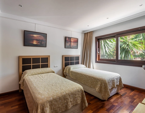 Villa for sale in Paraiso Barronal, Estepona East