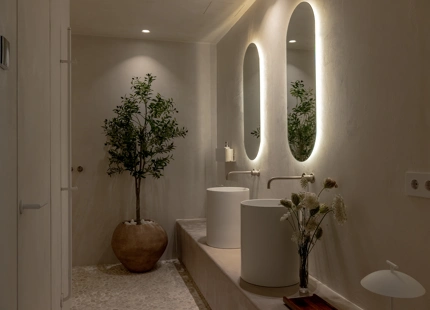 ÁTICO CONTEMPORÁNEO CON PISCINA PRIVADA Y VISTAS PANORÁMICAS AL MAR EN LA MILLA DE ORO DE MARBELLA