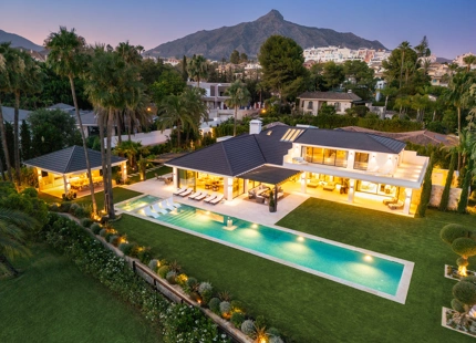 FRONTLINE GOLF MASTERPIECE IN THE HEART OF NUEVA ANDALUCÍA