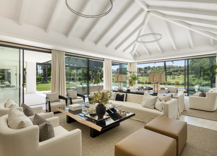 FRONTLINE GOLF MASTERPIECE IN THE HEART OF NUEVA ANDALUCÍA