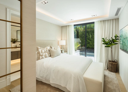 FRONTLINE GOLF MASTERPIECE IN THE HEART OF NUEVA ANDALUCÍA