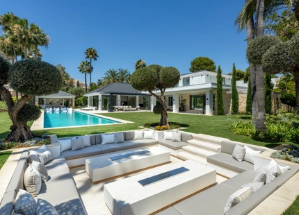 FRONTLINE GOLF MASTERPIECE IN THE HEART OF NUEVA ANDALUCÍA