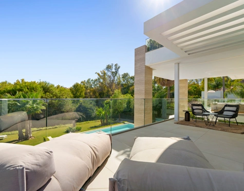 Villa en venta en Altos de Puente Romano, Marbella Golden Mile