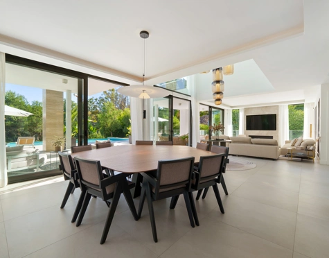 Villa en venta en Altos de Puente Romano, Marbella Golden Mile