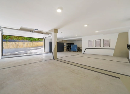 VILLA CONTEMPORÁNEA DE LUJO EN LA MILLA DE ORO CON VISTAS PANORÁMICAS