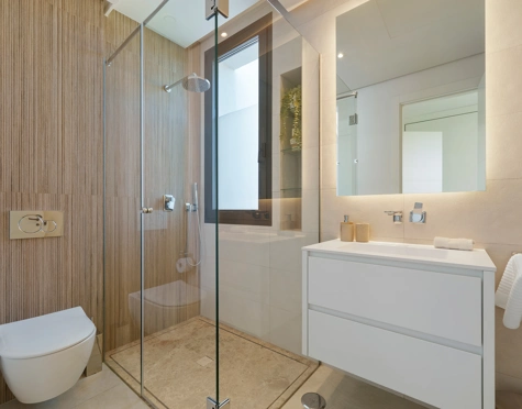 Villa en venta en Altos de Puente Romano, Marbella Golden Mile