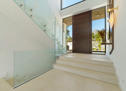 VILLA CONTEMPORÁNEA DE LUJO EN LA MILLA DE ORO CON VISTAS PANORÁMICAS