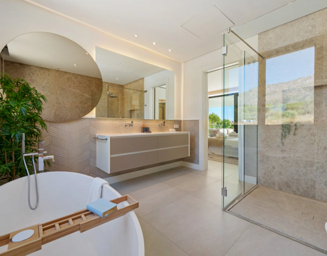 Villa en venta en Altos de Puente Romano, Marbella Golden Mile
